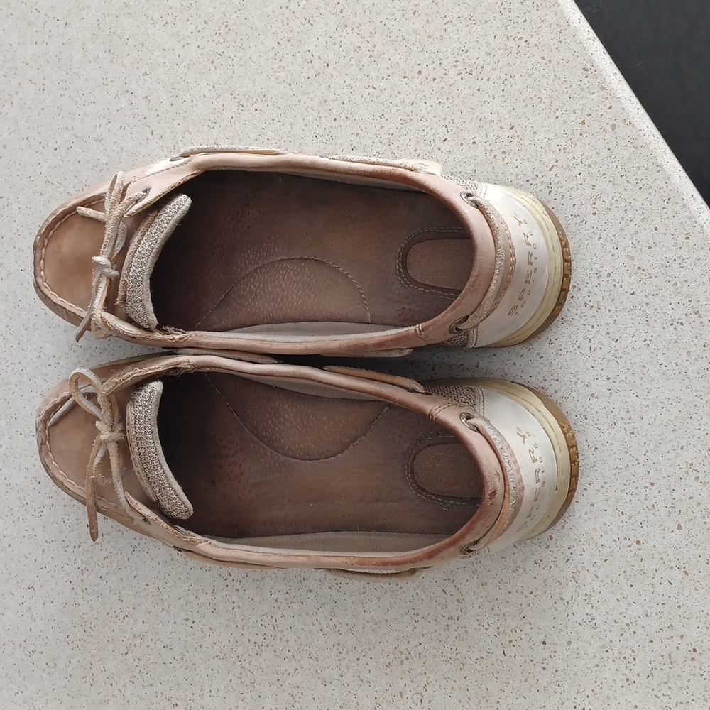 Sperry's - Picture 2 of 5